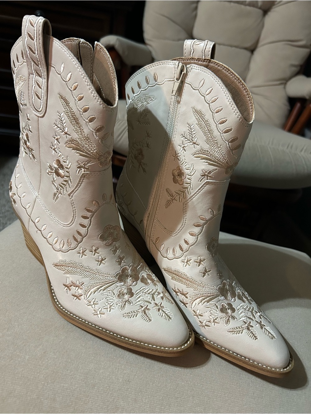 Women's Embroidered Ivory Western Ankle Booties
